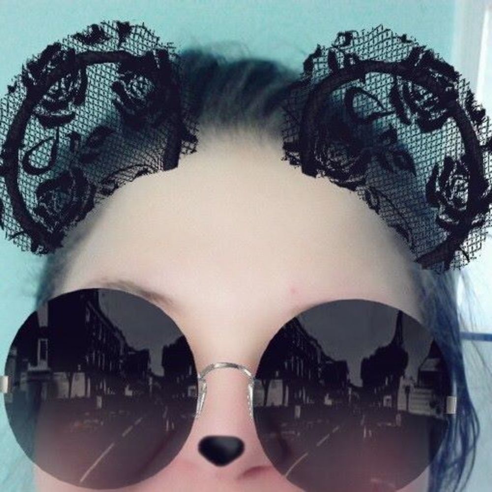 Meet your Posher, Joy